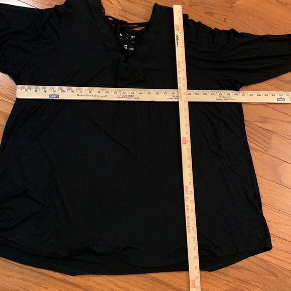 Super Soft Knits Size 5 pullover lightweight top with shoelace tie - Picture 6 of 6